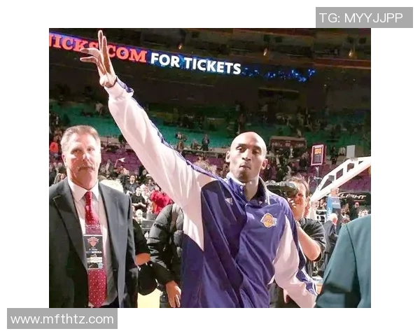 科比与小球迷的篮球梦交汇瞬间，感动与热爱永存心间