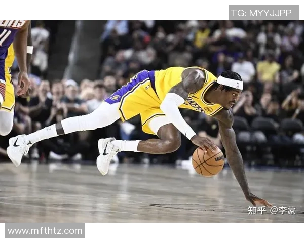 06火箭与湖人季后赛激战回顾传奇对决的巅峰时刻与经典瞬间